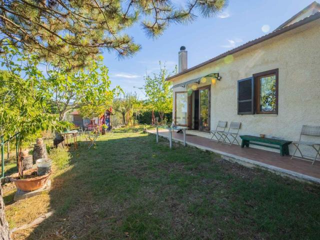 Villetta bifamiliare in vendita di 123 m² in Località Valloretta