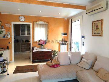 Villetta bifamiliare in vendita di 123 m² in Via Marza