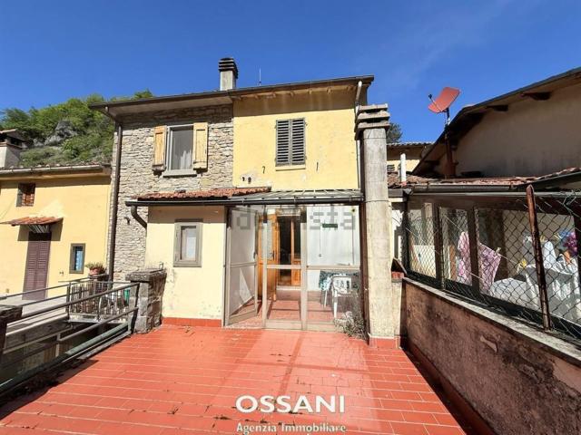 Villetta bifamiliare in vendita di 123 m² in Viale Martiri della Libertà, 47