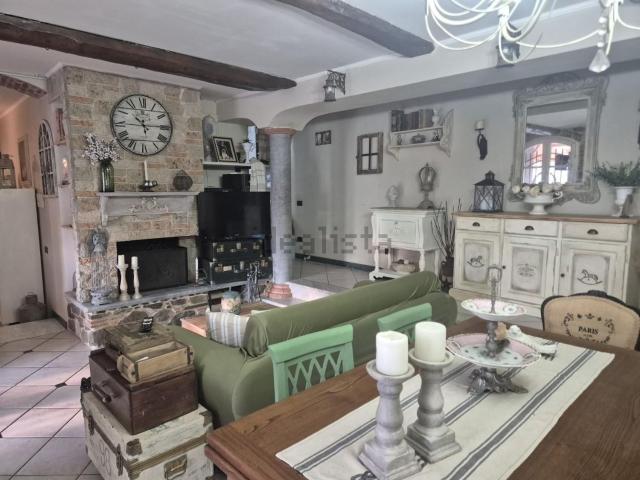 Villetta bifamiliare in vendita di 123 m² in Viale XX Settembre