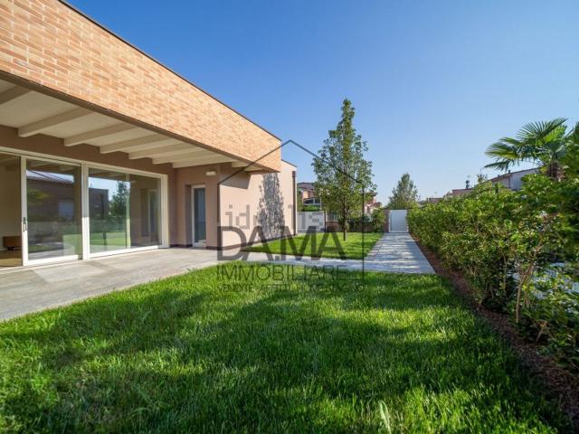 Villetta indipendente in vendita di 123 m² in Via Mimmi Fochi