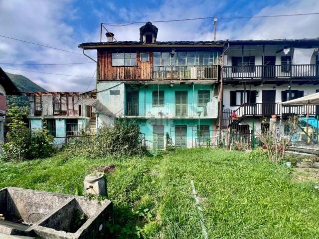 Villetta bifamiliare in vendita di 120 m² in Frazione Versino, 100