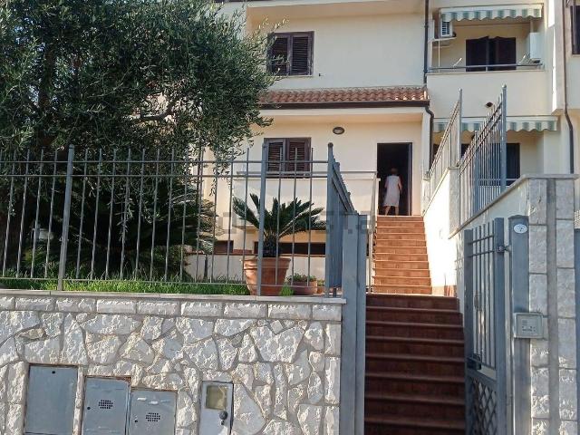 Villetta bifamiliare in vendita di 120 m² in Via Telemaco