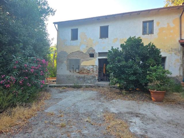 Villetta bifamiliare in vendita di 120 m² in Via Usigliano, 9