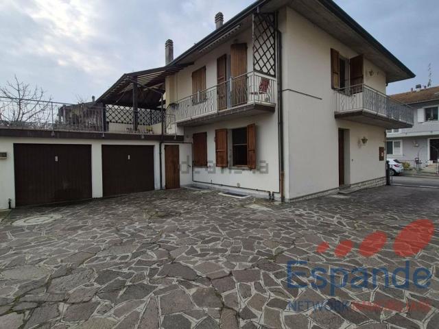 Villetta bifamiliare in vendita di 120 m² in Via Urbano Morigi