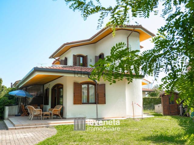 Villetta bifamiliare in vendita di 120 m² in Via Veglia, 142