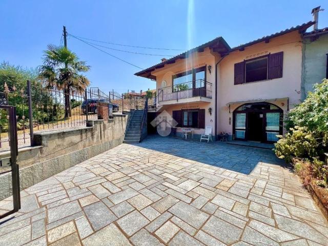 Villetta bifamiliare in vendita di 120 m² in Via Villa, 1