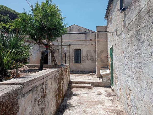 Villetta bifamiliare in vendita di 120 m² in Via Virgilio, 10