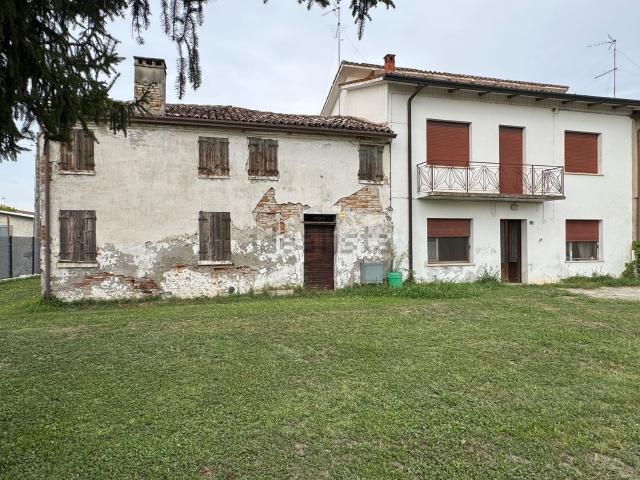 Villetta bifamiliare in vendita di 120 m² in Via Zampine, 1120