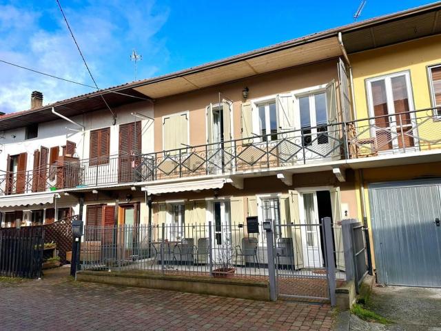 Villetta bifamiliare in vendita di 120 m² in Via C. Colombo, 8