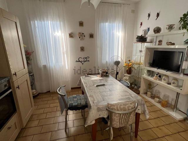 Villetta bifamiliare in vendita di 120 m² in Via castellana