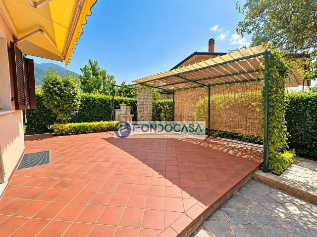 Villetta bifamiliare in vendita di 120 m² in Via Cocombola, 78