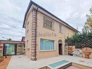 Villetta bifamiliare in vendita di 120 m² in Via dei Navicelli, 15