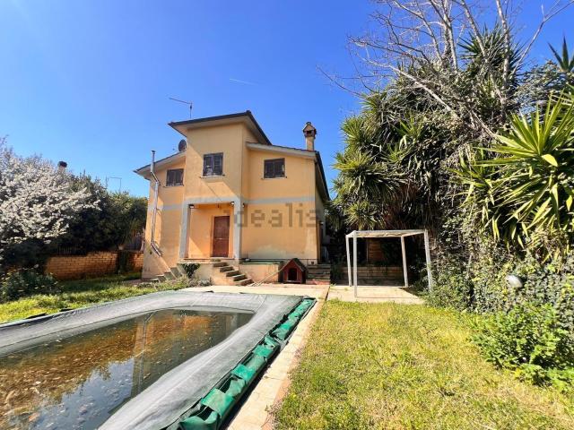 Villetta bifamiliare in vendita di 120 m² in Via dei Sambuchi