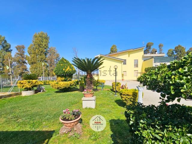 Villetta bifamiliare in vendita di 120 m² in Via del moscarello