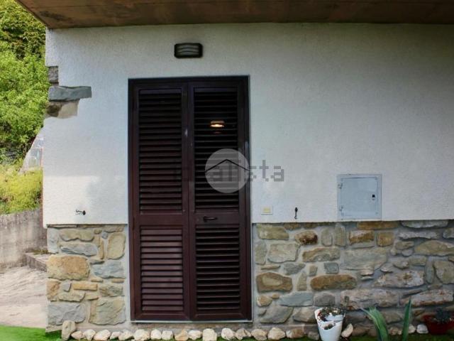 Villetta bifamiliare in vendita di 120 m² in Via della Collina, 77