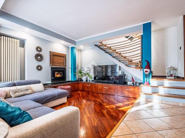 Villetta bifamiliare in vendita di 120 m² in Via Don Cocchi, 6
