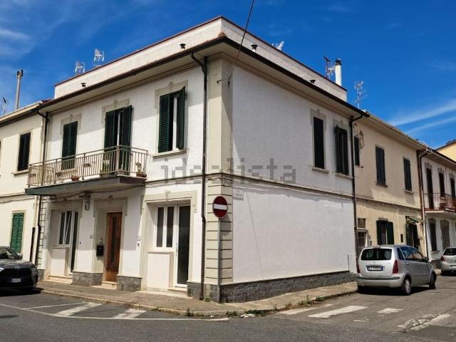 Villetta bifamiliare in vendita di 120 m² in Via Enrico Berlinguer