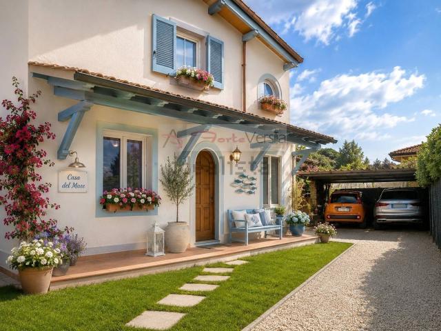 Villetta bifamiliare in vendita di 120 m² in Via Enrico Pea