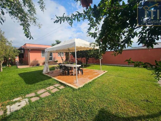 Villetta bifamiliare in vendita di 120 m² in Via Etna