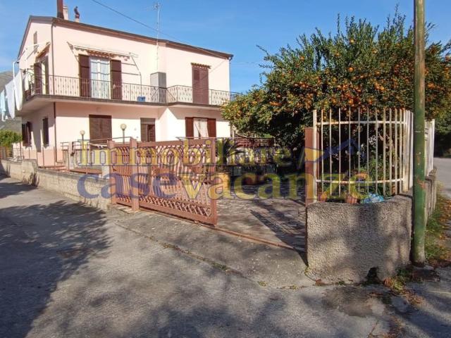 Villetta bifamiliare in vendita di 120 m² in Via Giovanni XXIII, 88