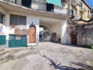 Villetta bifamiliare in vendita di 120 m² in Via Giovanni Nicotera, 23