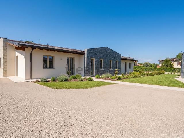 Villetta bifamiliare in vendita di 120 m² in Via Giglio