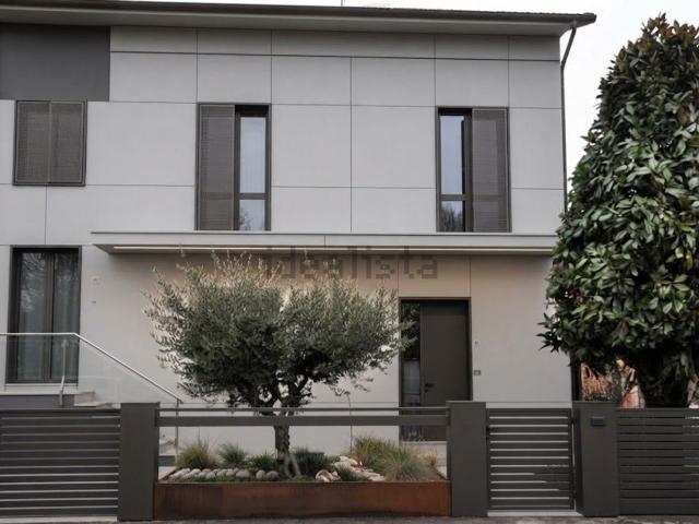 Villetta bifamiliare in vendita di 120 m² in Via giuseppe bocci