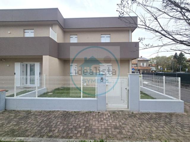 Villa in vendita di 150 m² in Via Giuseppe Sinopoli