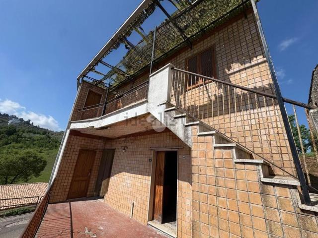Villetta bifamiliare in vendita di 120 m² in Via le Poste