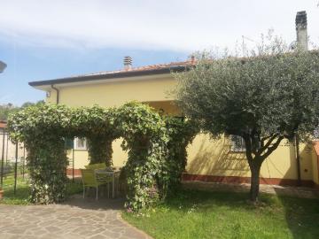 Villetta bifamiliare in vendita di 120 m² in Via Pelucara, 30