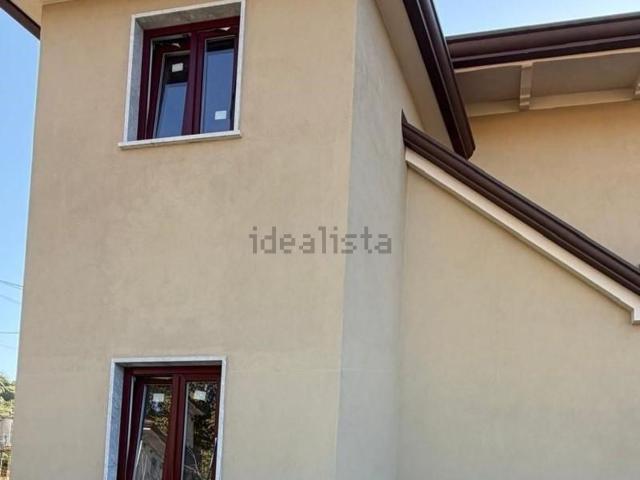 Villetta bifamiliare in vendita di 120 m² in Via Piave, 12