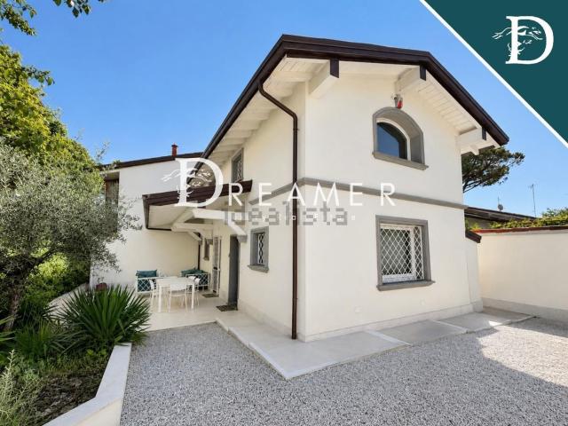 Villetta bifamiliare in vendita di 120 m² in Via Piave, 18