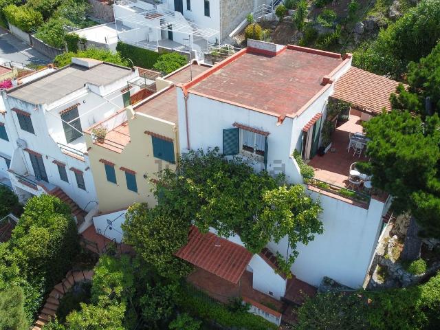 Villetta bifamiliare in vendita di 120 m² in Via Pico