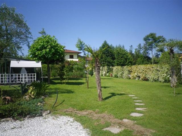 Villetta bifamiliare in vendita di 120 m² in Via Poveromo