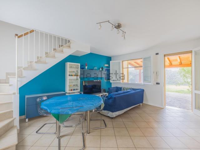 Villetta bifamiliare in vendita di 120 m² in Via Quinta Est