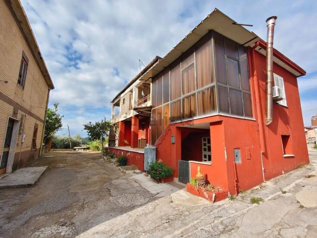 Villetta bifamiliare in vendita di 120 m² in Via Scrima, 100