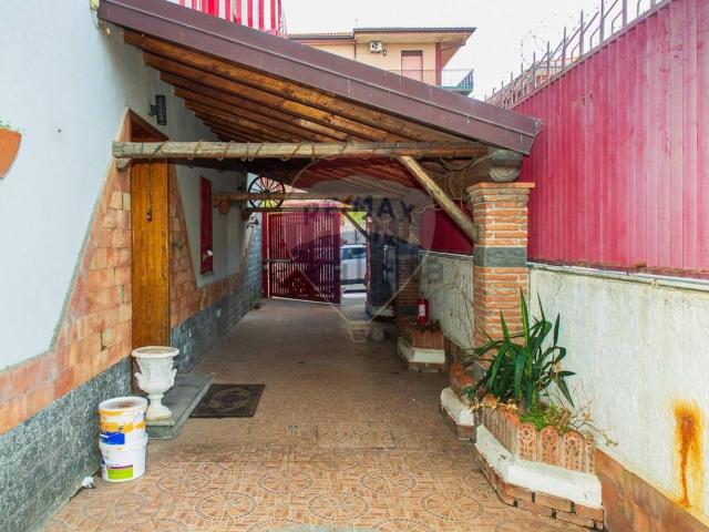 Villetta bifamiliare in vendita di 120 m² in Via Sardegna, 53
