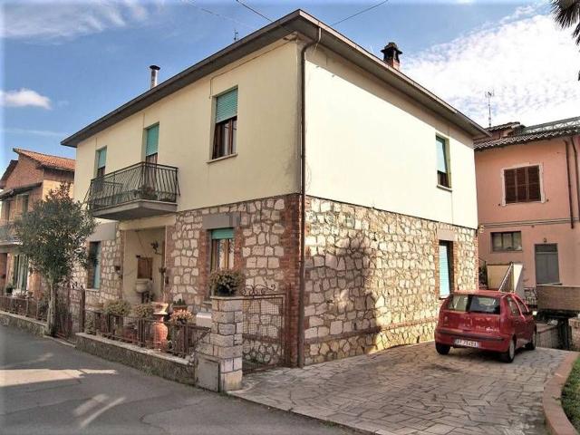 Villetta bifamiliare in vendita di 120 m² in Via XXV Aprile, 18