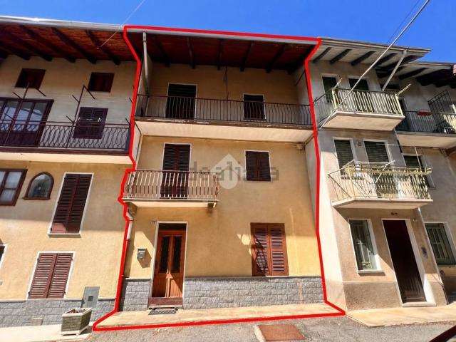 Villetta bifamiliare in vendita di 121 m² in Frazione Mazzucco, 9