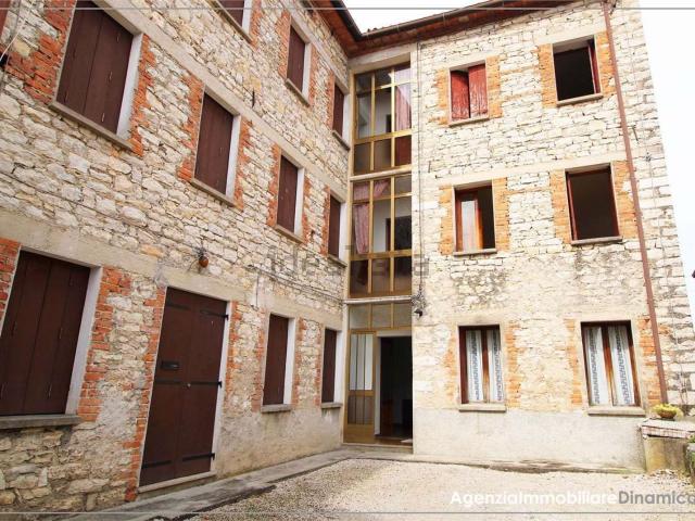 Villetta bifamiliare in vendita di 121 m² in Via Peccole