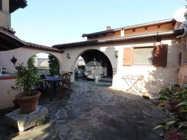 Villetta bifamiliare in vendita di 122 m² in Via XX Settembre, 23