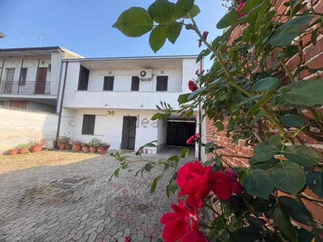 Villetta bifamiliare in vendita di 122 m² in Via Giuseppe Verdi