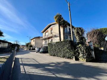 Villetta bifamiliare in vendita di 122 m² in Via Giuseppe Giacosa, 12