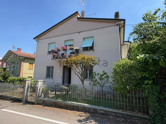 Villetta bifamiliare in vendita di 122 m² in Via I. Cocconi, 25