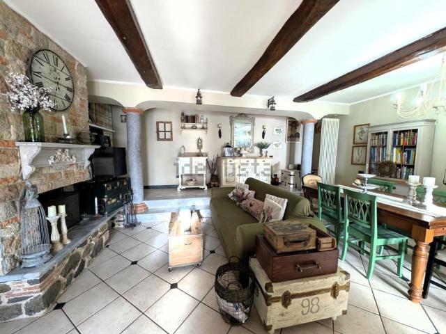 Villetta bifamiliare in vendita di 122 m² in Via Moneta
