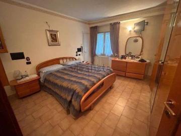 Villetta bifamiliare in vendita di 122 m² in Via Nazionale Adriatica, 7
