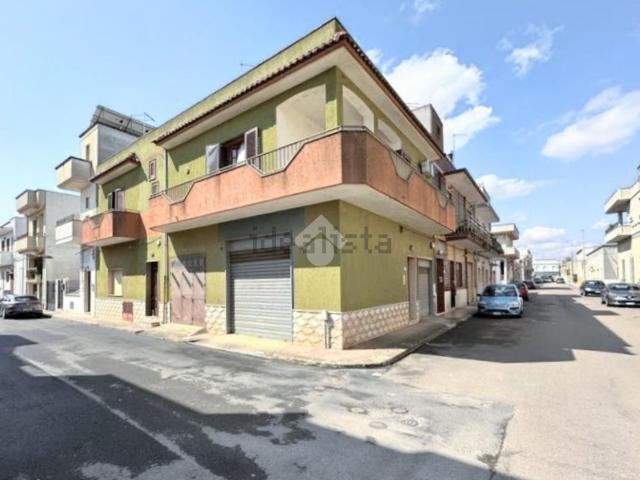Villetta bifamiliare in vendita di 122 m² in Via Pasquale Bianchi, 14