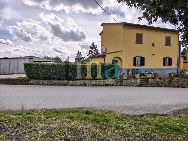 Villetta bifamiliare in vendita di 122 m² in Via per micciano