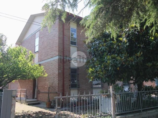 Villetta bifamiliare in vendita di 122 m² in Via Settecrociari, 2956